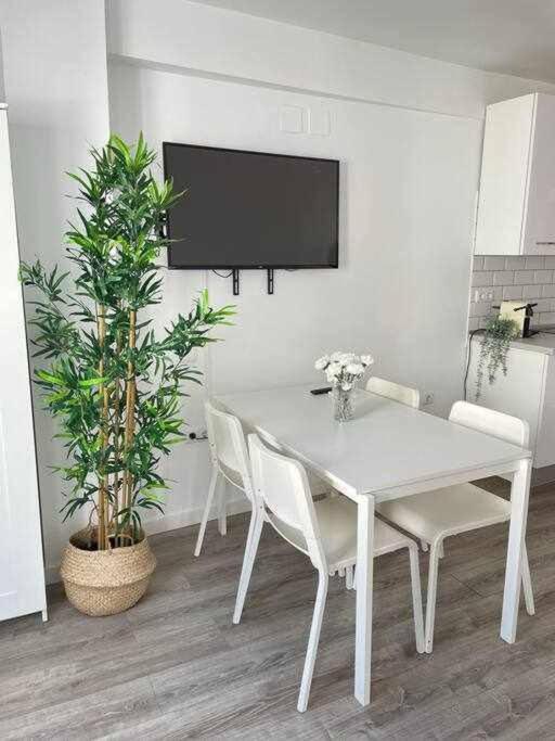 Acogedor Y Agradable Estudio Muy Centrico - Arenal Appartement