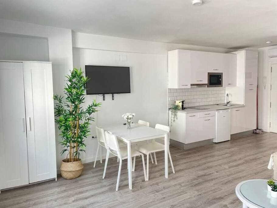 Acogedor Y Agradable Estudio Muy Centrico - Arenal Appartement *